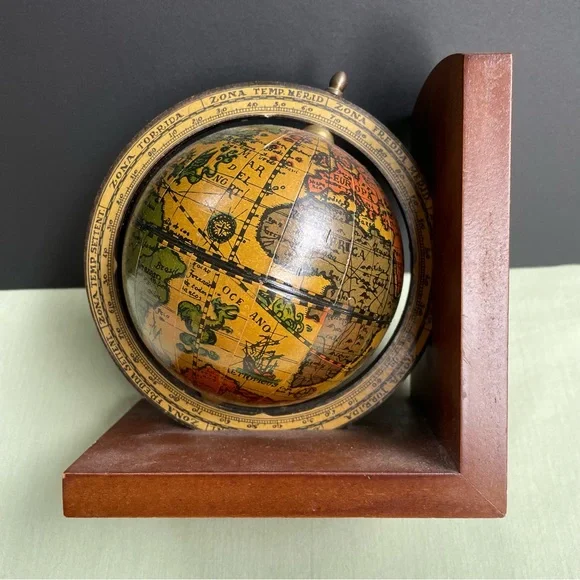 World Globe book end - wooden and hand painted - single book end - Picture 6 of 10